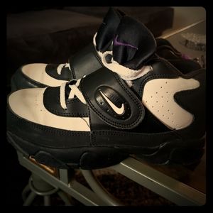 Kids Nike hightops 2.5y excellent condition